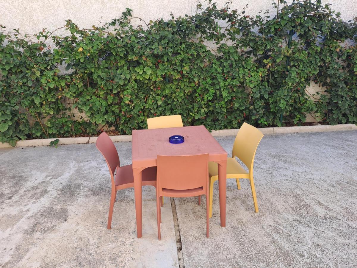 Appartement Avec Exterieur Et Parking Gratuit Perpignan Dış mekan fotoğraf